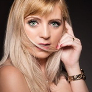Besucht das Freudenhaus in Dortmund und lernt Hobbyhure Diana kennen.